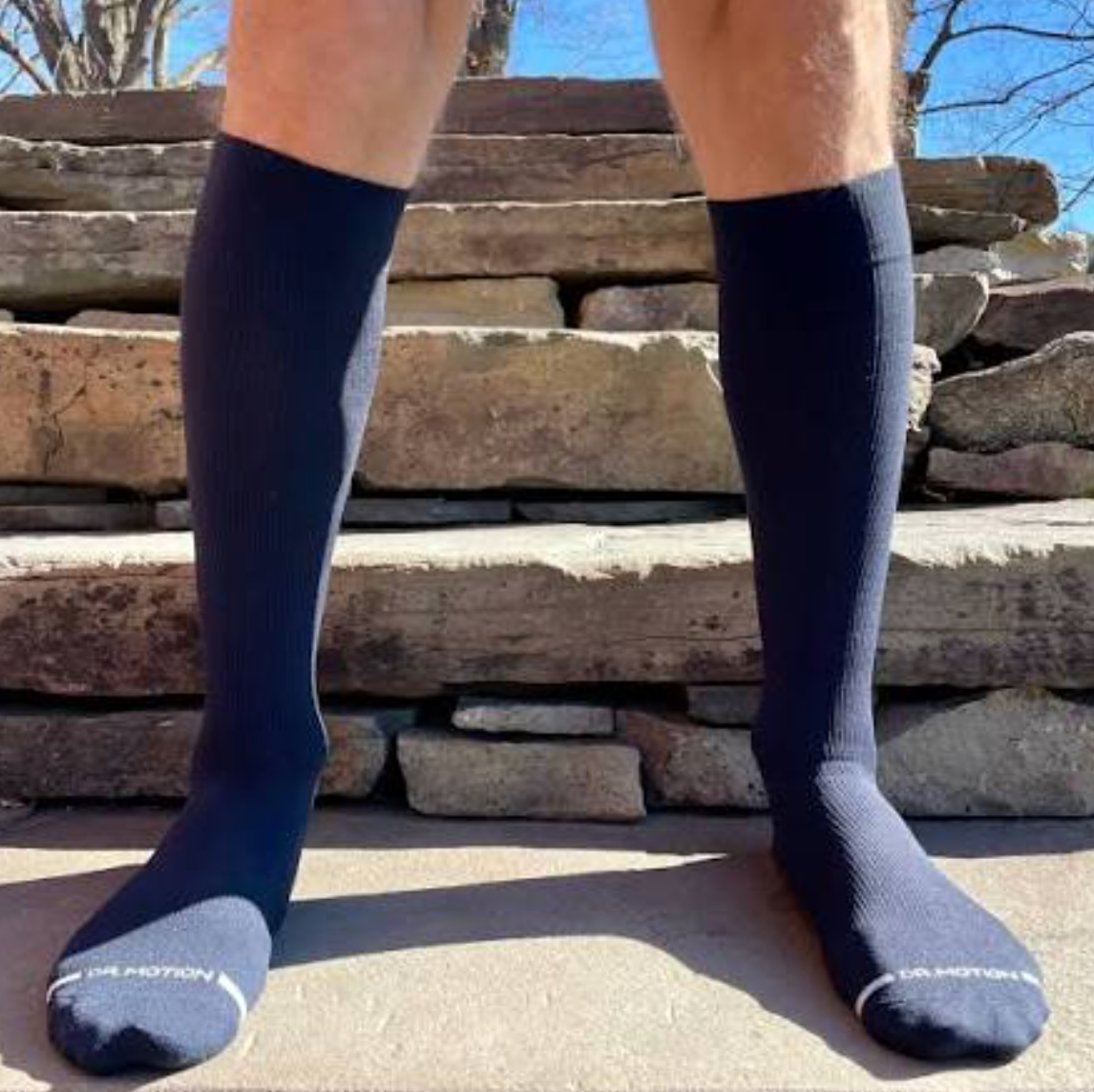 La compression aide, mais elle reste passive